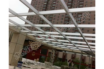太原鋼結(jié)構(gòu)陽光房的搭建步驟有哪些？鋒登陽光房門窗
